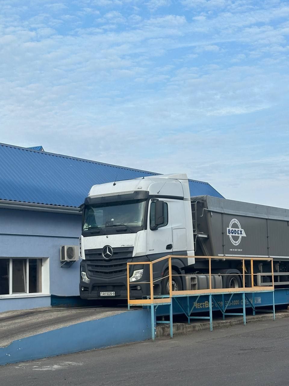 MERCEDES-BENZ